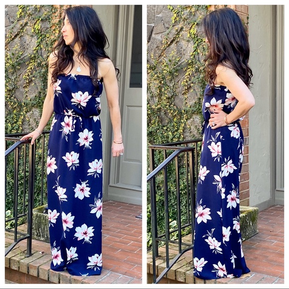 ✨LAST ONE✨PERFECT Navy floral tube maxi dress - Picture 6 of 7